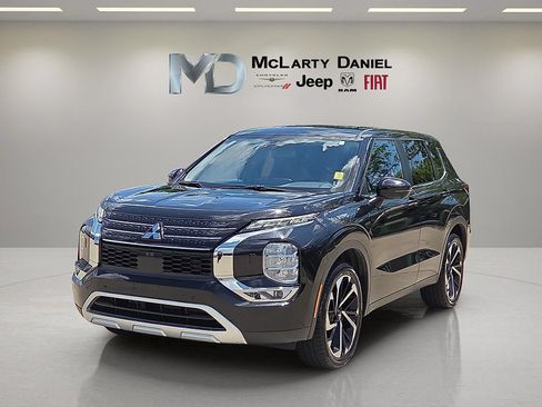 Used 2024 Mitsubishi Outlander SE AWD/4WD image 2