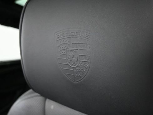 Certified 2026 Porsche Macan AWD/4WD image 11