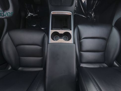 Used 2022 Tesla Model Y Long Range AWD/4WD image 27