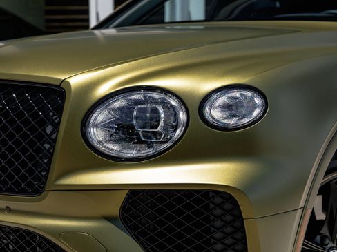 Used 2024 Bentley Bentayga image 25