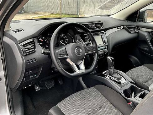 Certified 2021 Nissan Rogue Sport SV image 16