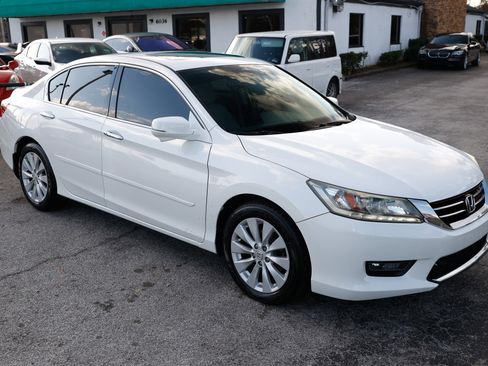 Used 2015 Honda Accord Touring image 19