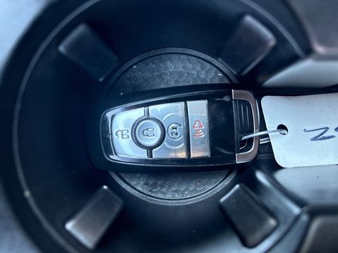 Used 2024 Ford Ranger Lariat w/ FX4 Off-Road Package image 32