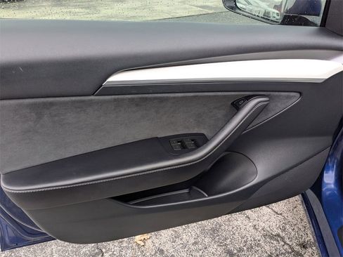 Used 2023 Tesla Model 3 Performance image 10