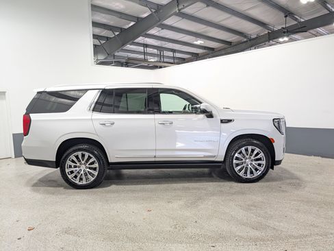 Used 2022 GMC Yukon Denali image 2