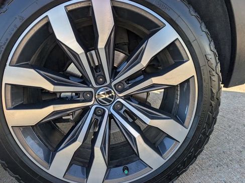 Used 2022 Volkswagen Atlas Cross Sport SEL Premium R-Line image 8