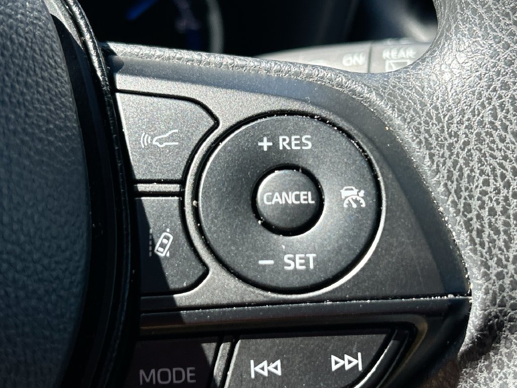 Certified 2025 Toyota RAV4 LE AWD/4WD image 17