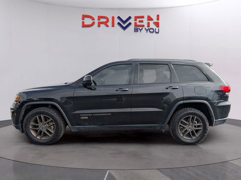 Used 2016 Jeep Grand Cherokee Laredo 75th Anniversary image 2