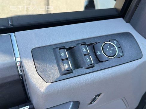 Used 2022 Ford F250 XLT w/ Black Appearance Package AWD/4WD image 12