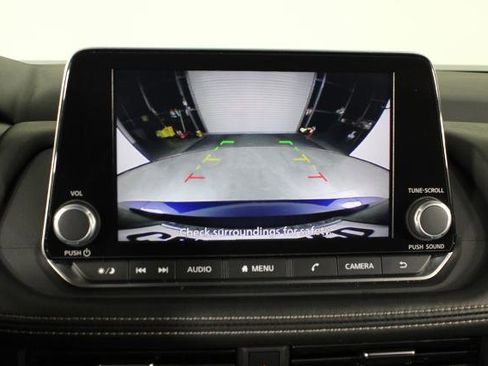 Certified 2025 Nissan Rogue SV image 29