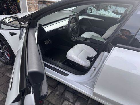Used 2022 Tesla Model 3 Long Range AWD/4WD image 3