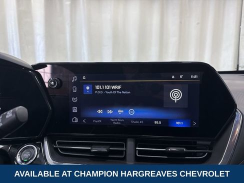 Used 2025 Chevrolet Trax RS w/ Driver Confidence Package image 17