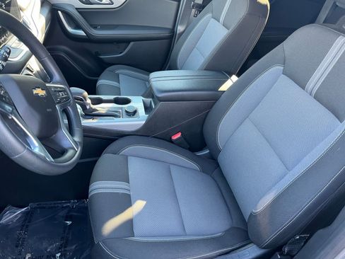 Used 2025 Chevrolet Blazer LT image 32