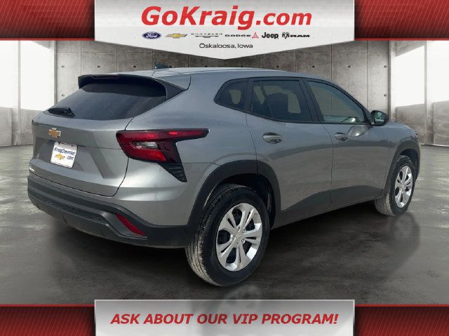 Used 2026 Chevrolet Trax LS FWD image 5