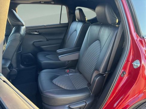 Used 2023 Toyota Highlander XSE image 27