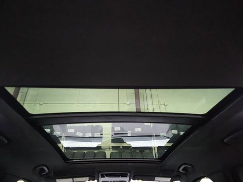 New 2026 Land Rover Range Rover Velar Dynamic SE image 27