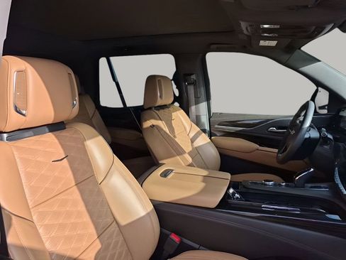 Certified 2024 Cadillac Escalade Sport w/ Touring Package image 15