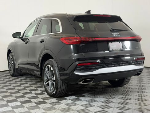 Certified 2025 Audi Q5 Premium w/ Convenience Package AWD/4WD image 3