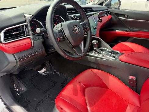 Used 2018 Toyota Camry XSE w/ Driver Assist Package FWD image 2