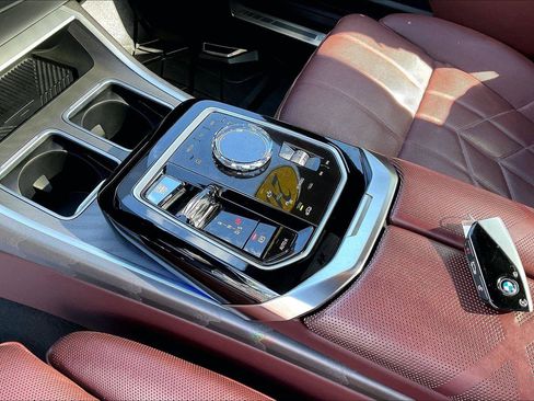 Used 2023 BMW 760i xDrive image 17