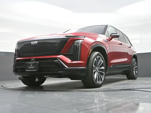 New 2026 Cadillac Vistiq Sport w/ LPO, Floor Liner Package image 19