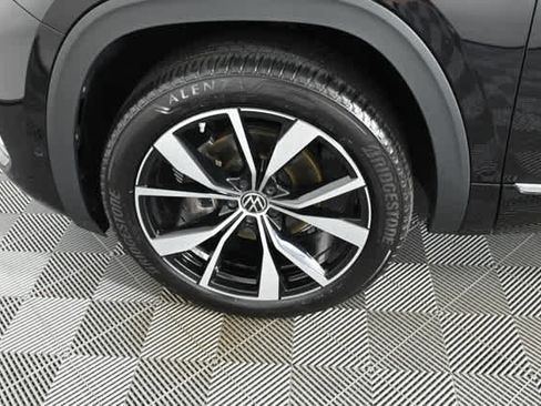 Used 2024 Volkswagen Atlas Cross Sport SEL Premium R-Line AWD/4WD image 32