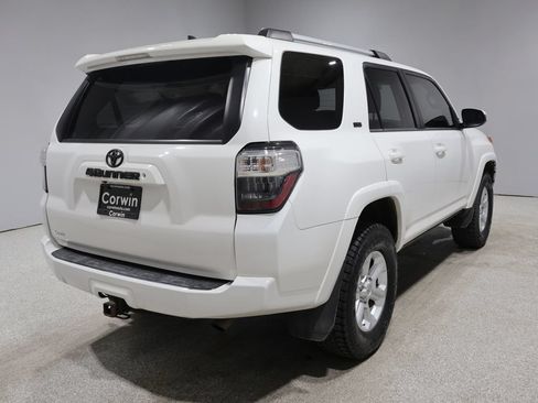 Used 2019 Toyota 4Runner SR5 AWD/4WD image 2