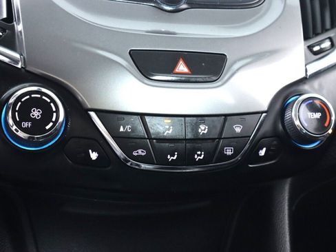 Used 2018 Chevrolet Cruze LT w/ LT Fleet Convenience Package FWD image 21