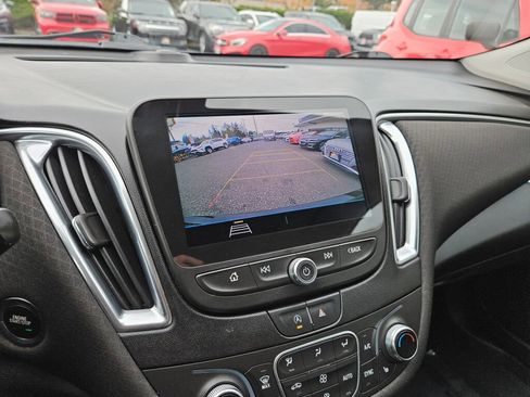 Used 2020 Chevrolet Malibu LT image 8