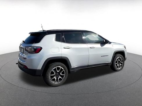 Used 2025 Jeep Compass Trailhawk image 14