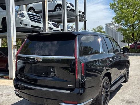 Used 2021 Cadillac Escalade Premium Luxury w/ Driver Assist Tech Package AWD/4WD image 4