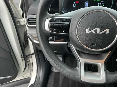 Certified 2023 Kia Sportage LX AWD/4WD image 17