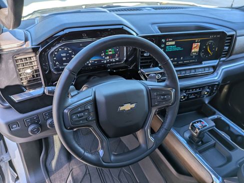 Used 2025 Chevrolet Silverado 1500 High Country w/ High Country Premium Package image 15