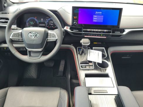 New 2026 Toyota Sienna XSE FWD image 27