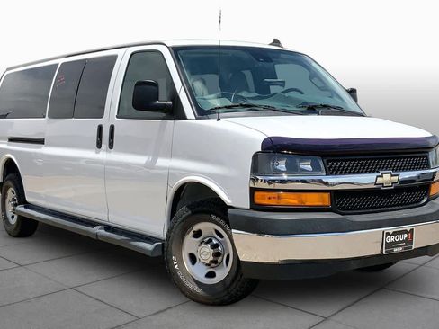 Used 2019 Chevrolet Express 3500 LT w/ LT Preferred Equipment Group RWD image 3