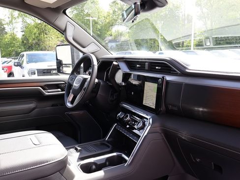 New 2026 GMC Sierra 2500 Denali w/ Denali Reserve Package AWD/4WD image 47