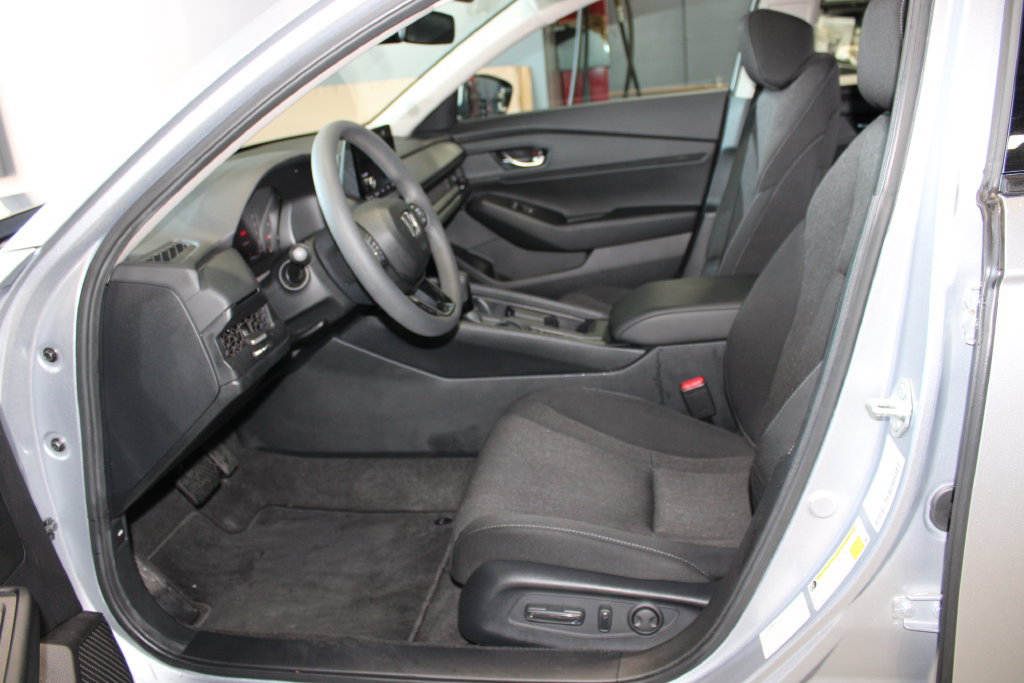 Used 2024 Honda Accord EX image 7