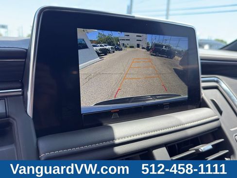 Used 2023 GMC Yukon XL SLT AWD/4WD image 19