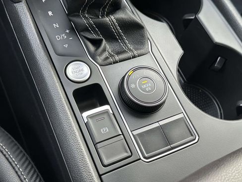 Certified 2023 Volkswagen Atlas Cross Sport SE image 30