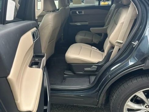 Used 2023 Ford Explorer XLT w/ Equipment Group 202A AWD/4WD image 8