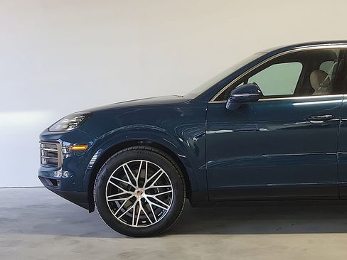 New 2026 Porsche Cayenne AWD/4WD image 6