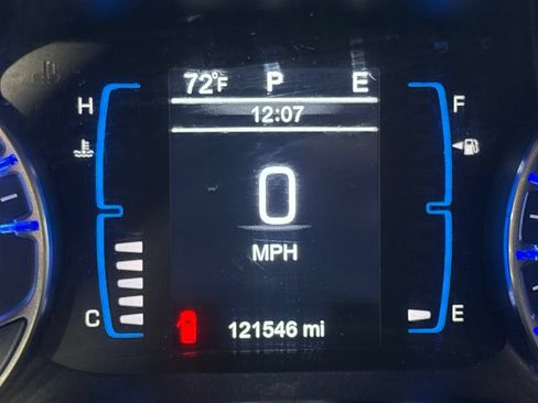 Used 2017 Chrysler Pacifica Touring-L FWD image 14