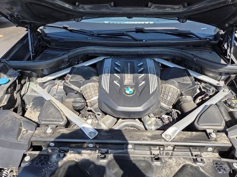 Used 2022 BMW X5 M50i AWD/4WD image 30