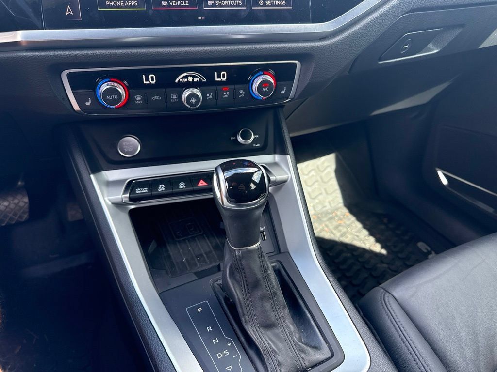 Used 2020 Audi Q3 2.0T Prestige AWD/4WD image 17