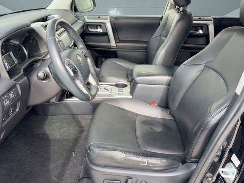 Used 2016 Toyota 4Runner SR5 image 5