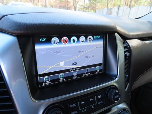 Used 2019 Chevrolet Suburban LT w/ Luxury Package image 32