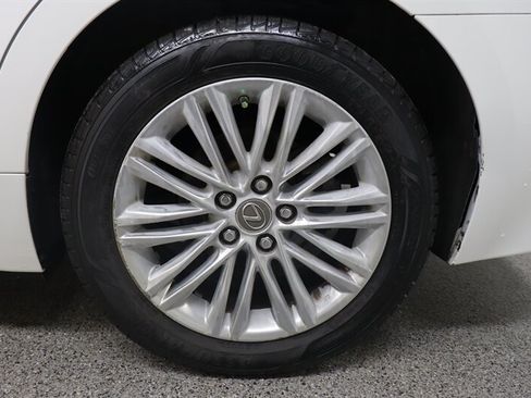 Used 2014 Lexus ES 350 w/ Luxury Package FWD image 33
