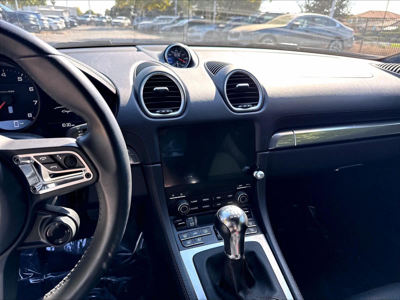 Used 2024 Porsche 718 Cayman RWD image 12