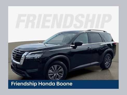 Used 2025 Nissan Pathfinder SV AWD/4WD image 1