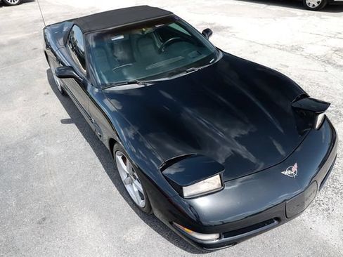 Used 2001 Chevrolet Corvette Convertible w/ Preferred Equipment Group2 RWD image 17
